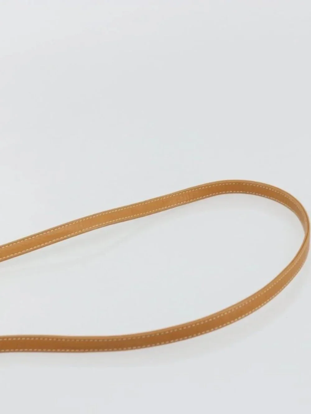 Gucci brand	gucci color	beige